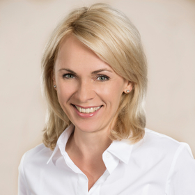 Dr. Ivana Molnar